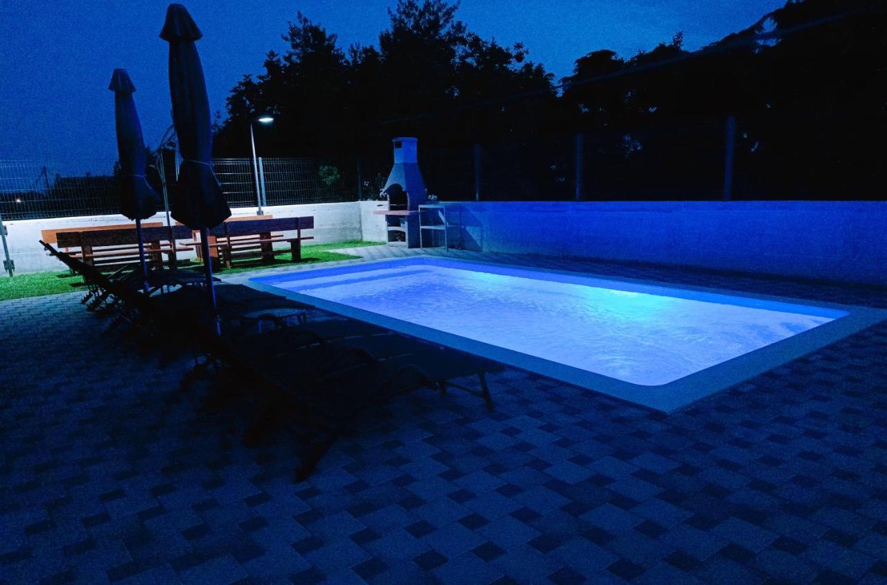 Villa Nikolina - Luxury Villa With 5 Bedrooms And Swimming Pool Vodnjan Exterior foto
